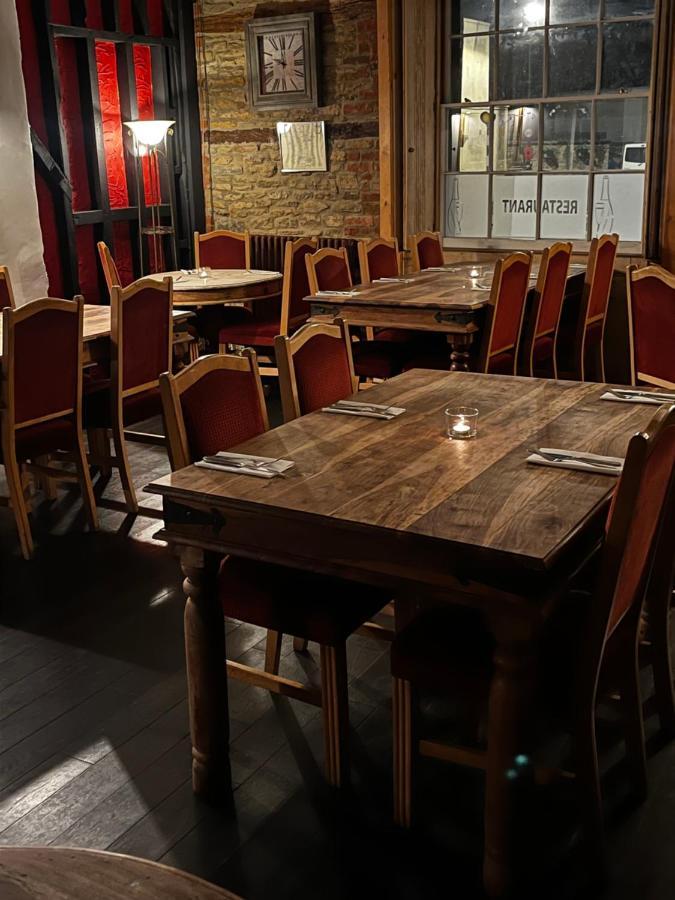 קריקלייד The Vale Hotel מראה חיצוני תמונה